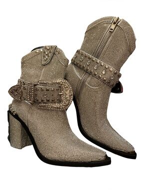 Club exx sheriff shine bootie size 7 new in box